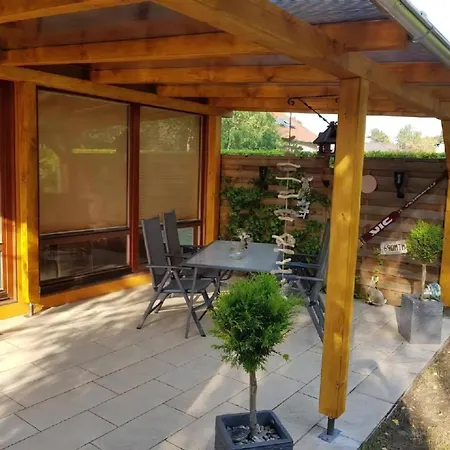 Alina Mit Garten Zum Entspannen